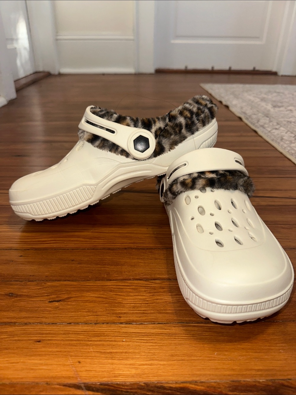 Faux Fur-Trim Slip-On Clogs in Cream with Leopard Trim